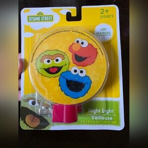 (J54) Sesame Street Night Light with Elmo, Oscar, and Cookie Monster